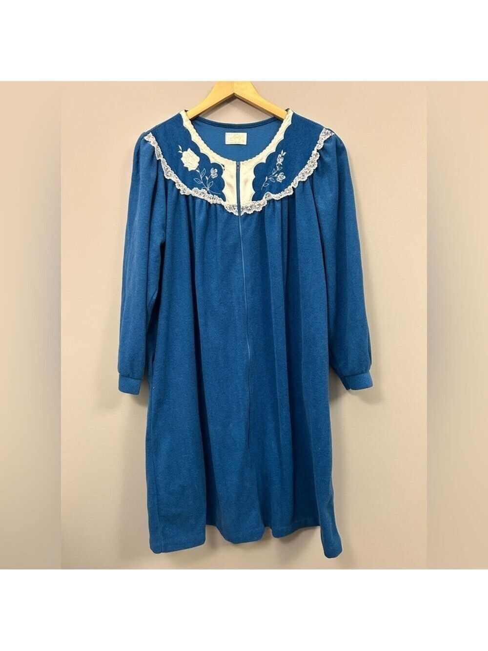 Vintage Elegant Blue Embroidered Chemise